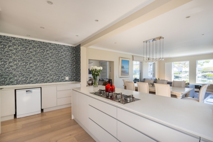 5 Bedroom Property for Sale in Thesen Islands Western Cape